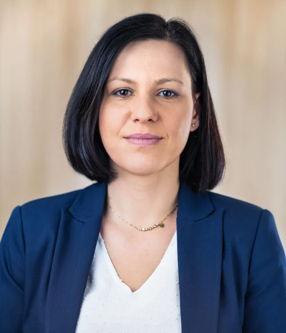 Mec. Urszula Makówka specjalizuje się w sprawach związanych z procesem inwestycyjnym i obrotem nieruchomościami, zajmuje się także prawem kontraktowym i doradztwem prawnym podmiotom gospodarczym w zakresie ich bieżącej działalności.