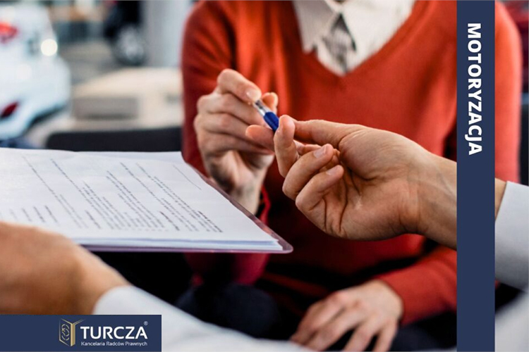 dealer samochodowy, dystrybutor ubezpieczeń, sprzedaż ubezpieczeń komunikacyjnych, ustawa IDD, obowiązki informacyjne dealera, weryfikacja potrzeb klienta, najlepiej pojęty interes klienta, compliance sprzedaży ubezpieczeń, kontrola KNF, odpowiedzialność regulacyjna dealera, umowa ubezpieczenia odrębna od zakupu pojazdu, multiagent ubezpieczeniowy, ubezpieczenie OC i AC, karta produktu ubezpieczeniowego, procedury wewnętrzne salonu, ryzyka regulacyjne, audyt zgodności ubezpieczeń, szkolenia dla personelu, prawo cywilne materialne, prawo konsumenckie