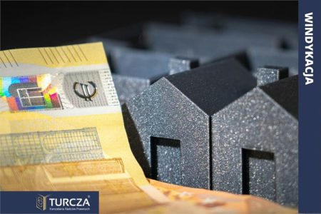 komornik, umorzenie egzekucji, art 824 KPC, postępowanie egzekucyjne, obowiązek umorzenia egzekucji, przesłanki umorzenia egzekucji, bezskuteczna egzekucja, koszty egzekucyjne, brak majątku dłużnika, bezczynność wierzyciela, zawieszenie postępowania egzekucyjnego, tytuł wykonawczy, utrata wykonalności tytułu, egzekucja przeciwko osobie niebędącej dłużnikiem, komornik sądowy, egzekucja z nieruchomości, Kodeks postępowania cywilnego, koszty egzekucji a skuteczność, umorzenie egzekucji z urzędu, postanowienie o umorzeniu egzekucji