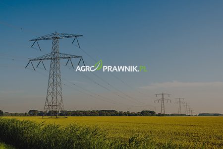 służebność przesyłu, mapa geodezyjna działki, Geoportal, urządzenia przesyłowe, infrastruktura przesyłowa, linie energetyczne na działce, gazociąg na działce, sprawdzenie działki przed zakupem, księga wieczysta, dział III księgi wieczystej, ograniczone prawa rzeczowe, odszkodowanie za słupy energetyczne, wynagrodzenie za służebność przesyłu, bezumowne korzystanie z nieruchomości, właściciel nieruchomości, analiza stanu prawnego działki, uzbrojenie terenu, EGiB, ewidencja gruntów i budynków, mapa uzbrojenia terenu, infrastruktura techniczna na działce, operator przesyłowy, prawo nieruchomości, kancelaria nieruchomości, zakup działki, planowanie budowy domu, ograniczenia zabudowy, strefa ochronna infrastruktury, urządzenia energetyczne, sieci przesyłowe, Turcza Nieruchomości, Karolina Nalewaj
